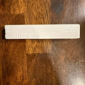 R.E.M. Beauty Essential Drip Lip Gloss - Juice Box